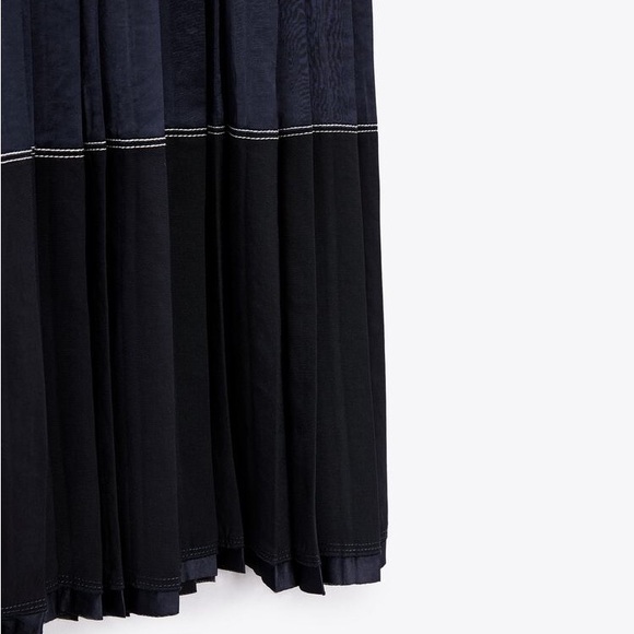 VGUC Zara limited edition pleated skirt - Picture 4 of 5